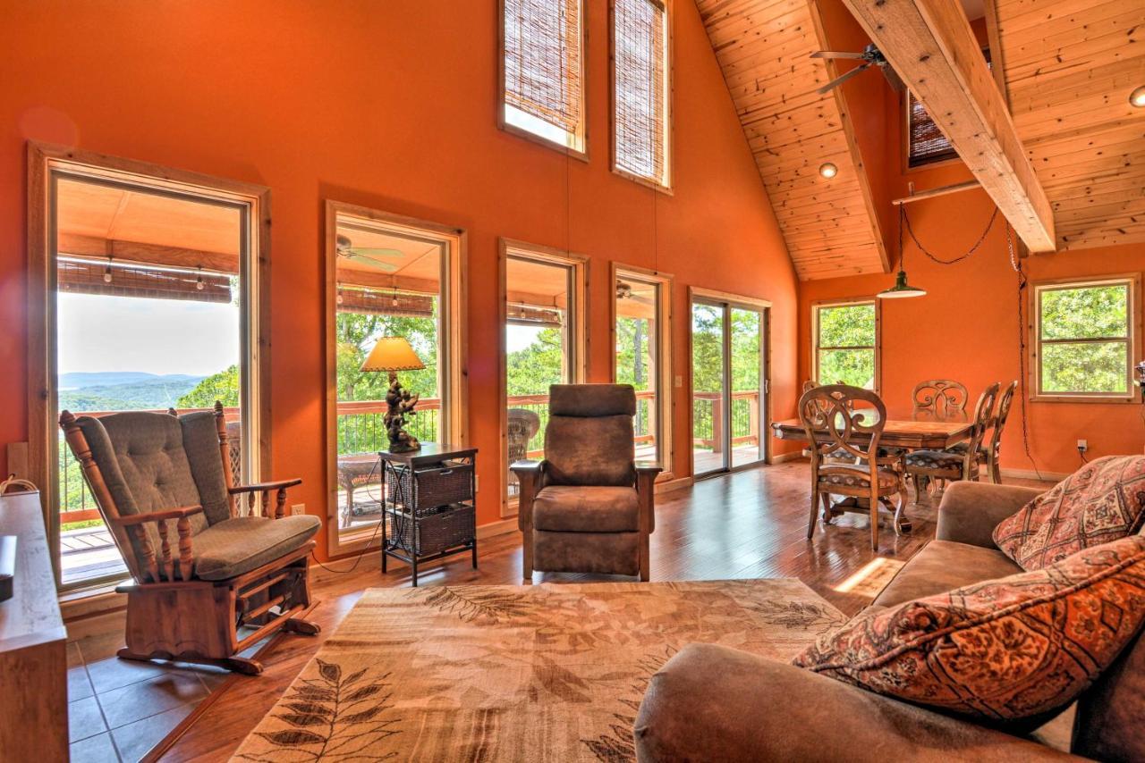 Spacious Log Cabin With Fire Pit And Game Room! Eureka Springs Exteriör bild
