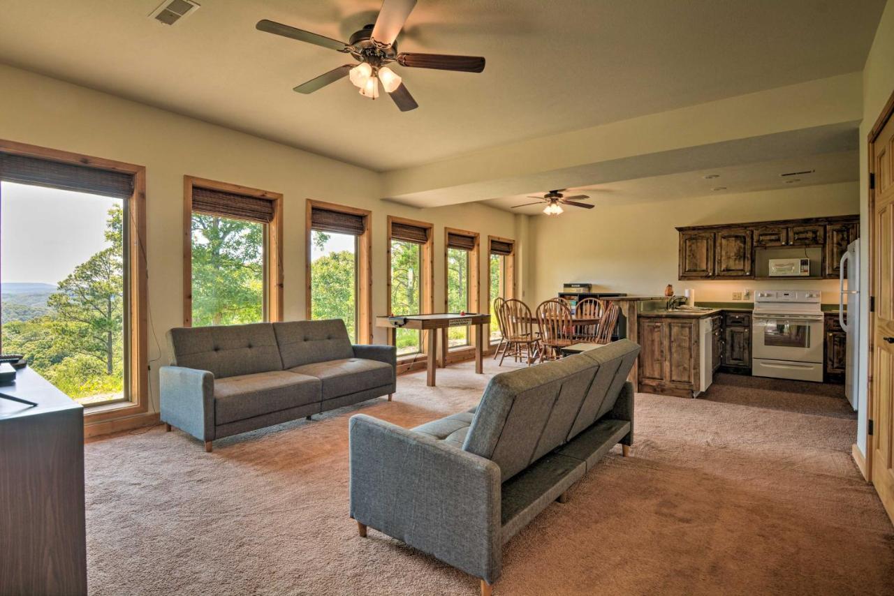 Spacious Log Cabin With Fire Pit And Game Room! Eureka Springs Exteriör bild