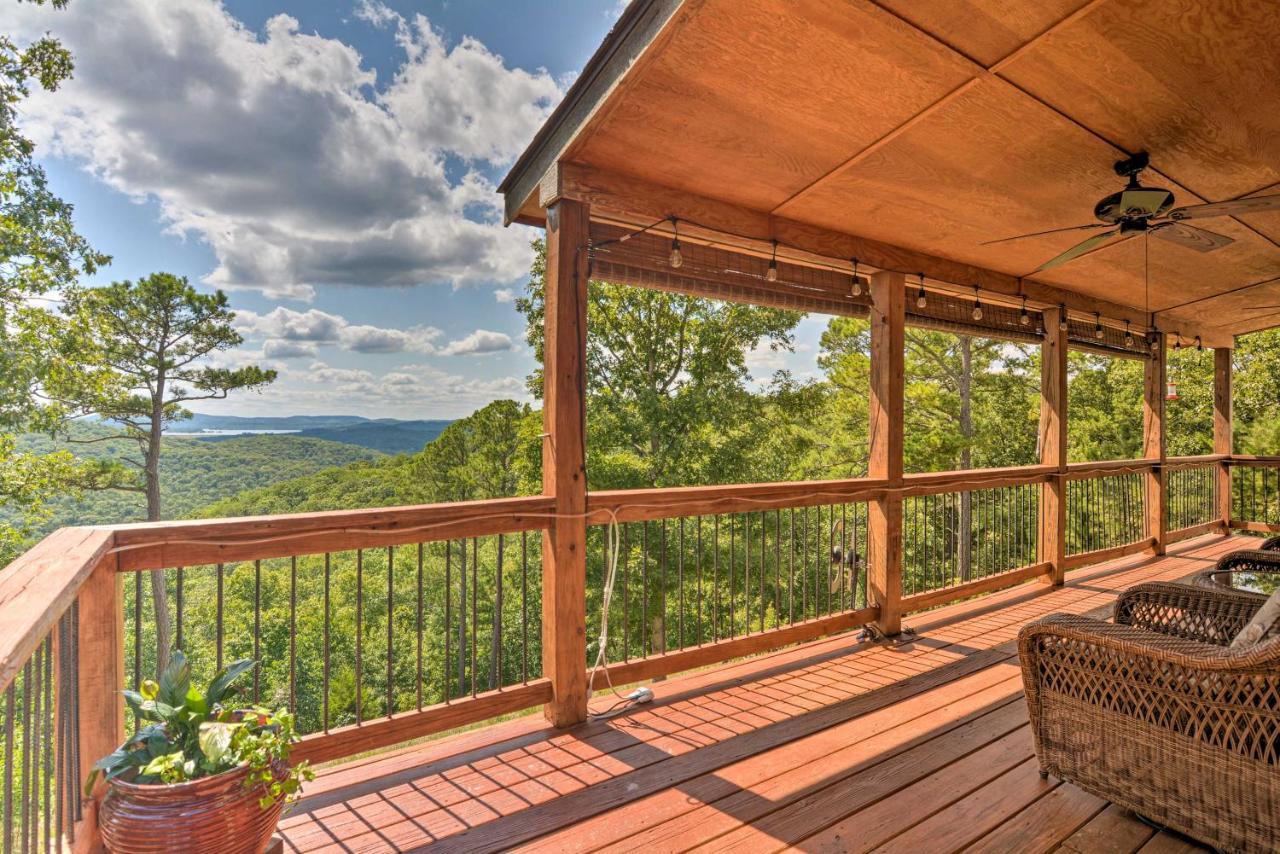 Spacious Log Cabin With Fire Pit And Game Room! Eureka Springs Exteriör bild