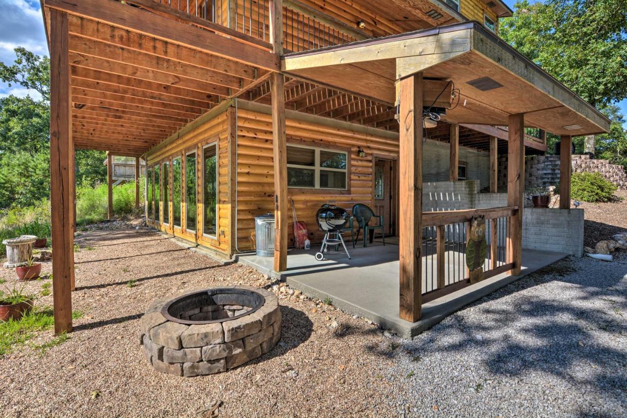 Spacious Log Cabin With Fire Pit And Game Room! Eureka Springs Exteriör bild