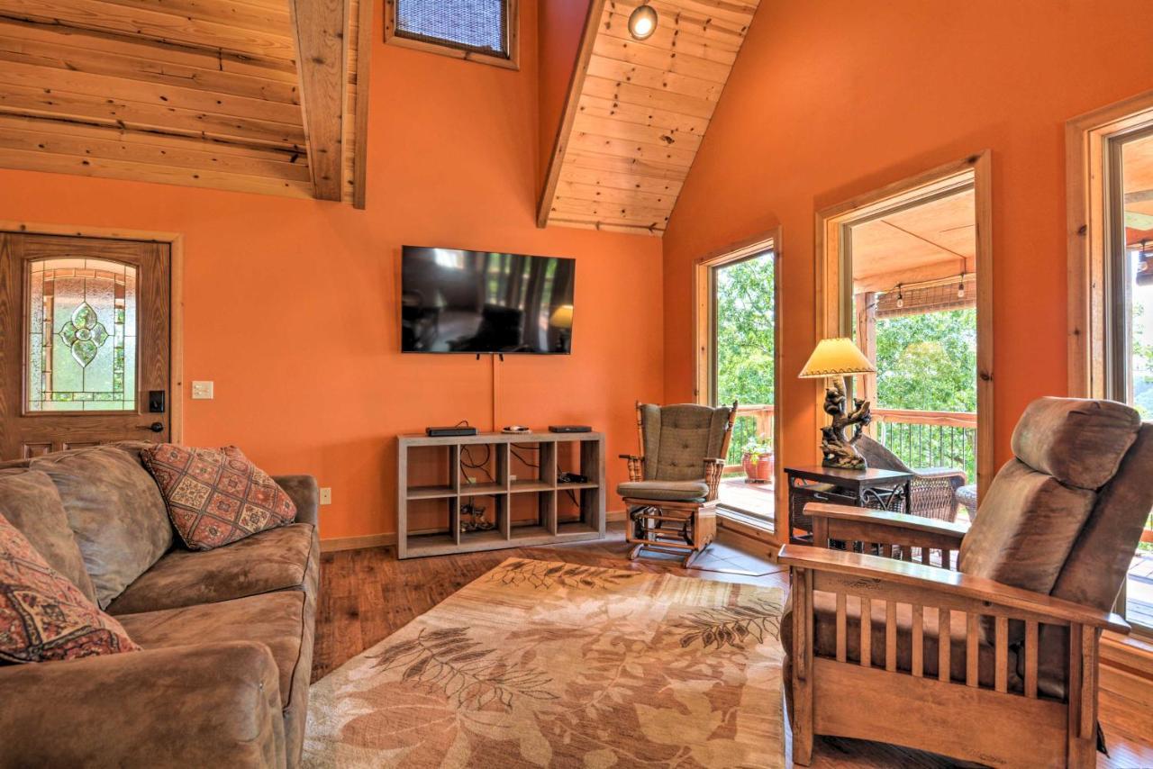 Spacious Log Cabin With Fire Pit And Game Room! Eureka Springs Exteriör bild