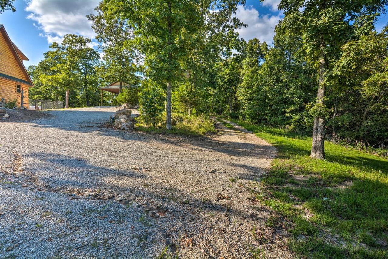 Spacious Log Cabin With Fire Pit And Game Room! Eureka Springs Exteriör bild