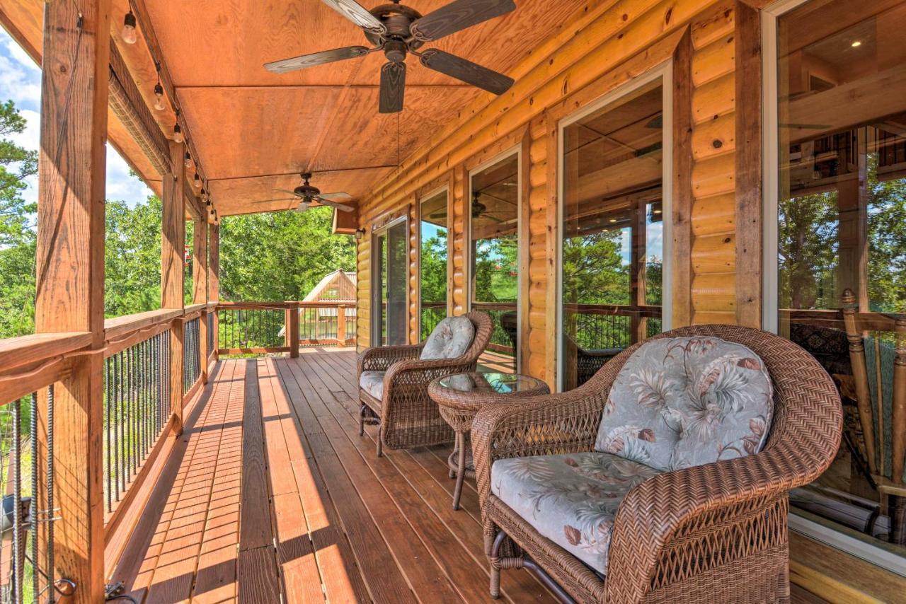 Spacious Log Cabin With Fire Pit And Game Room! Eureka Springs Exteriör bild